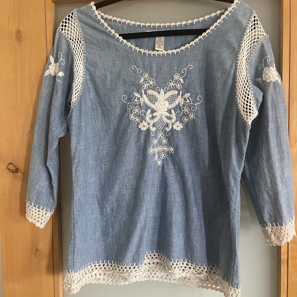 Lucky Brand Crocheted embroidered Floral Blouse Denim M